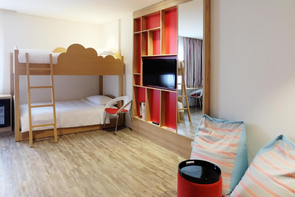 Family Room - Complimentary Round-trip Transfer to International Terminal upon request