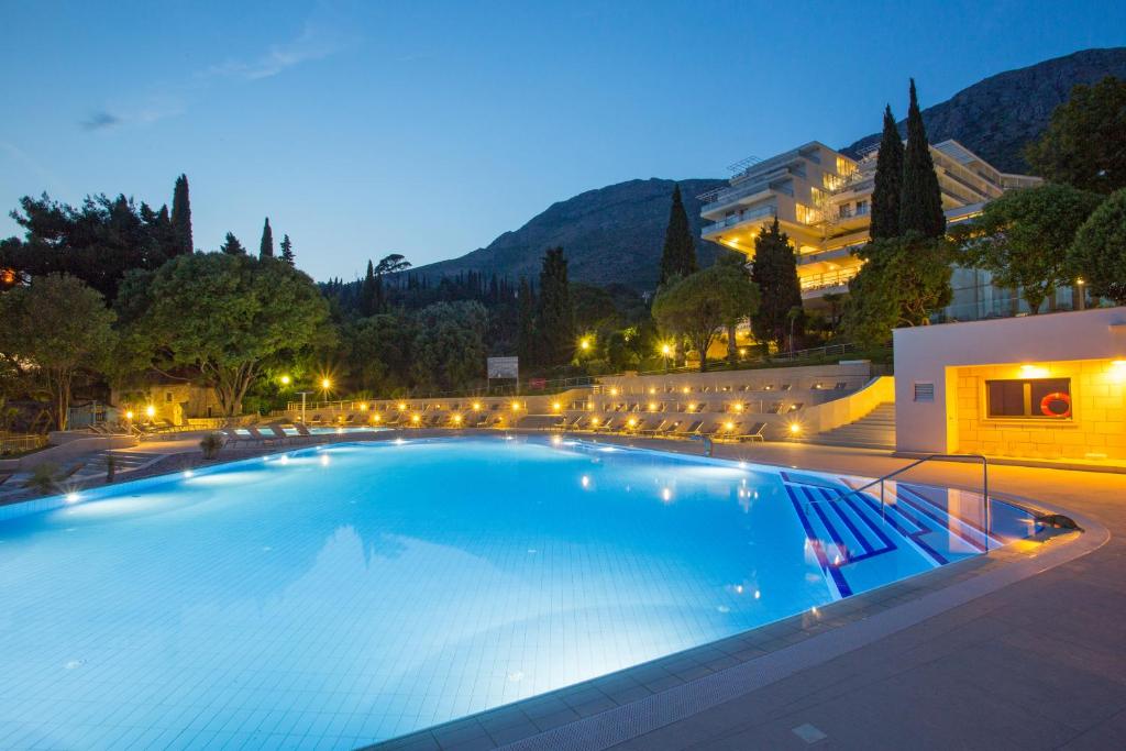 Bazén v ubytovaní Maistra Select Astarea Hotel alebo v jeho blízkosti