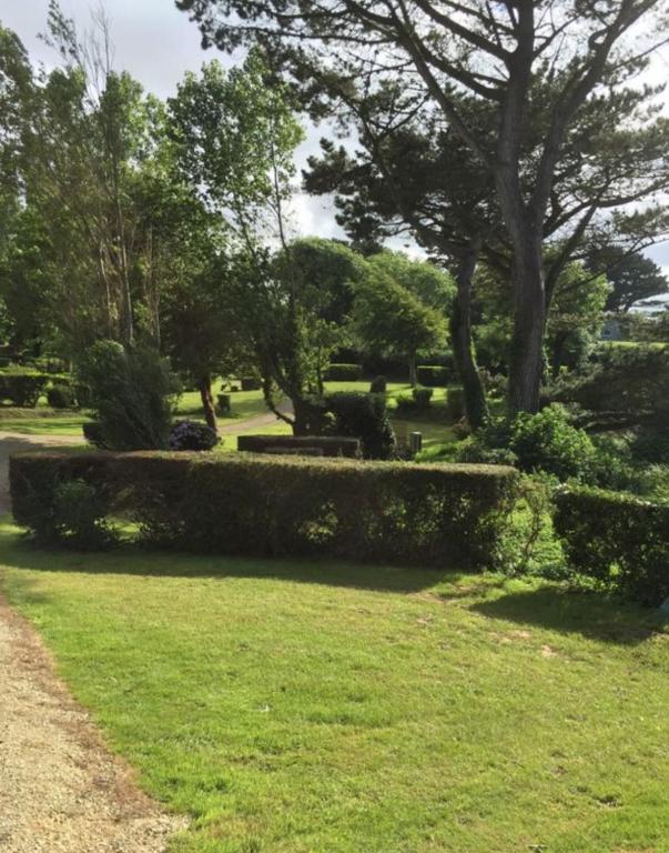Zahrada ubytování Tente 3 chambres, petit camping familial vue mer