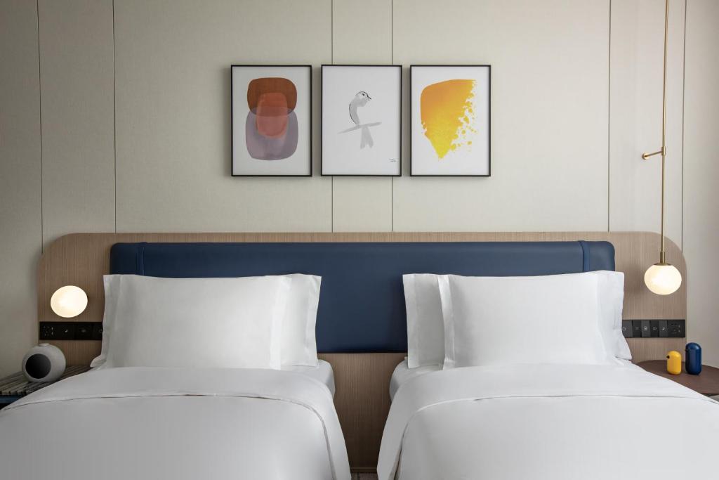 voco Wuhan Xinhua, an IHG Hotel - 带休息室的标准双室