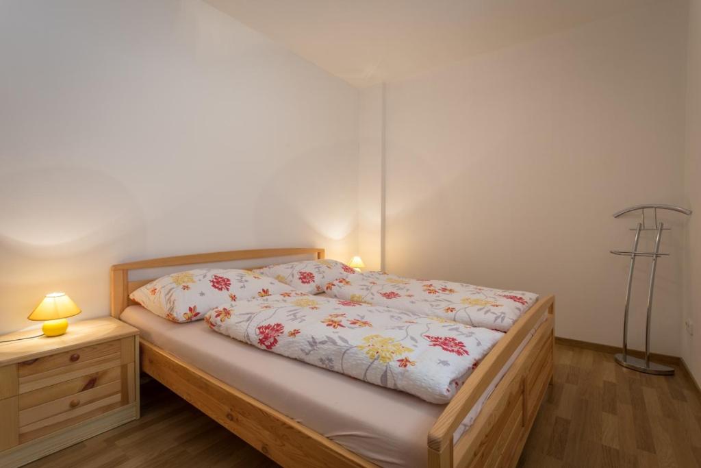 Łóżko lub łóżka w pokoju w obiekcie Penzion Nivy Alice a Petra Jandových