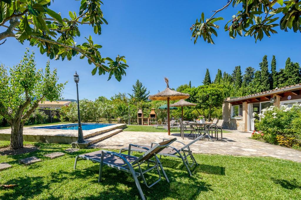 Villa with pool walking distance to the town (Roser vell)