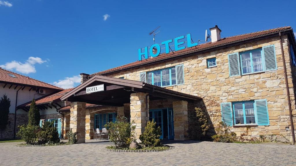 Budova, kde se hotel nachází