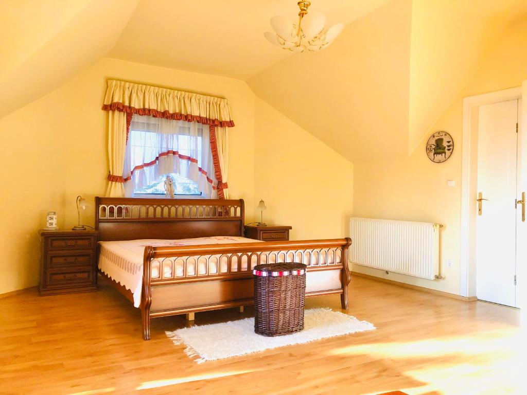 Postel nebo postele na pokoji v ubytování Apollo Inn