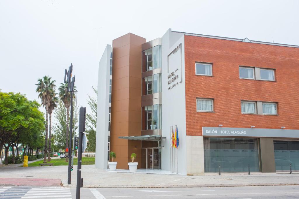 Checkin Valencia Alaquas, Alaquas – Updated 2023 Prices
