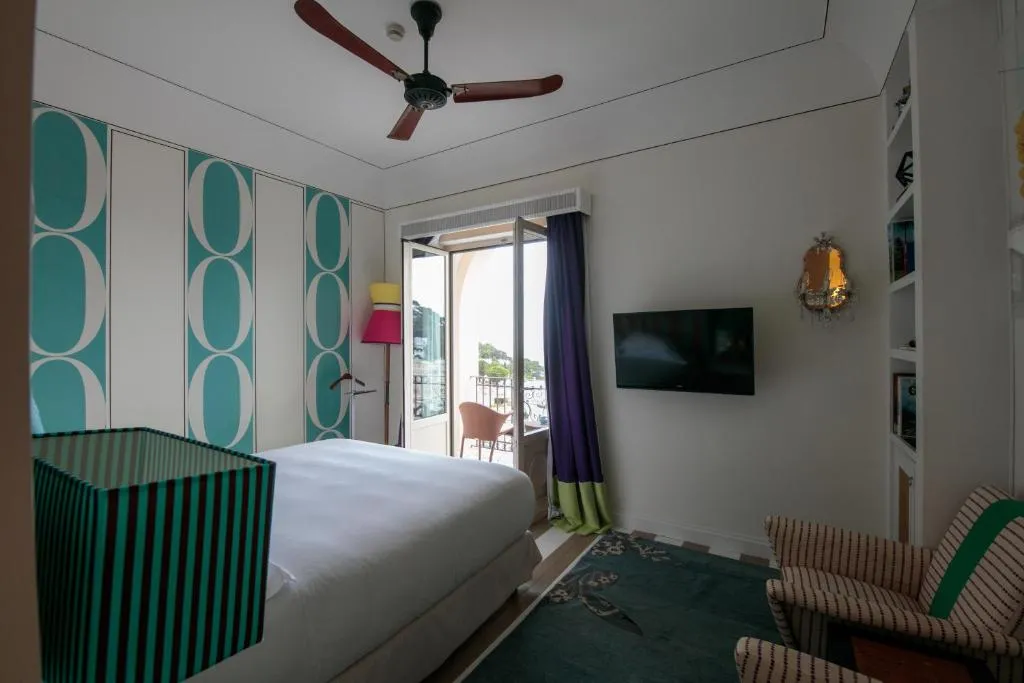 Deluxe Double Room with Balcony and Sea View