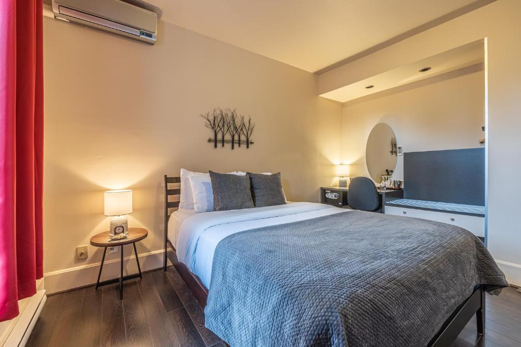 Petit Hôtel - Café Krieghoff - Resim 38