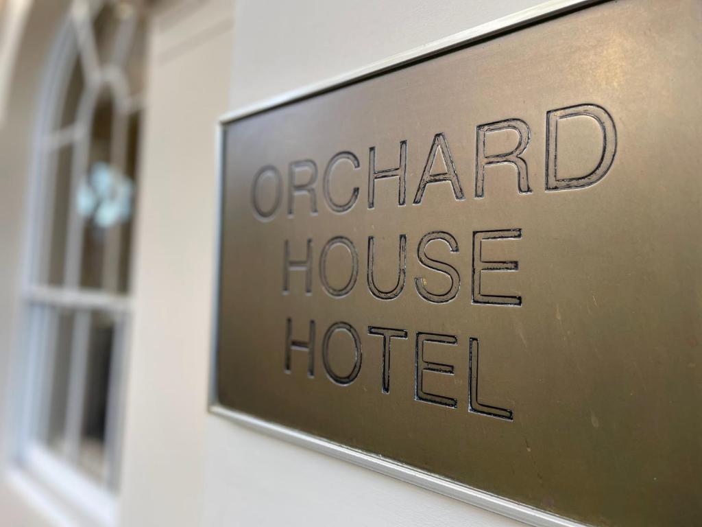 Certifikát, hodnocení, plakát nebo jiný dokument vystavený v ubytování Orchard Hotel