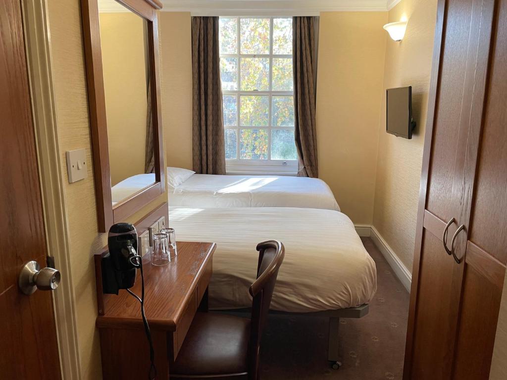 
Standard Twin Room
