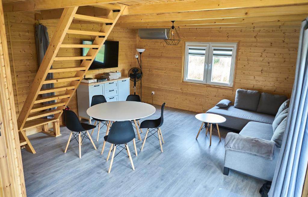 Posedenie v ubytovaní Domek w Górach Sowich "Go Sowie" Jacuzzi Basen Sauna