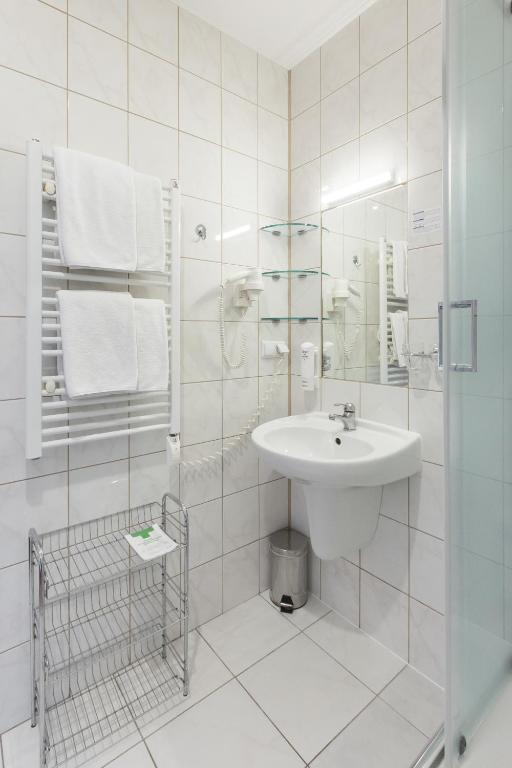 Koupelna v ubytování Hotel Łabędy