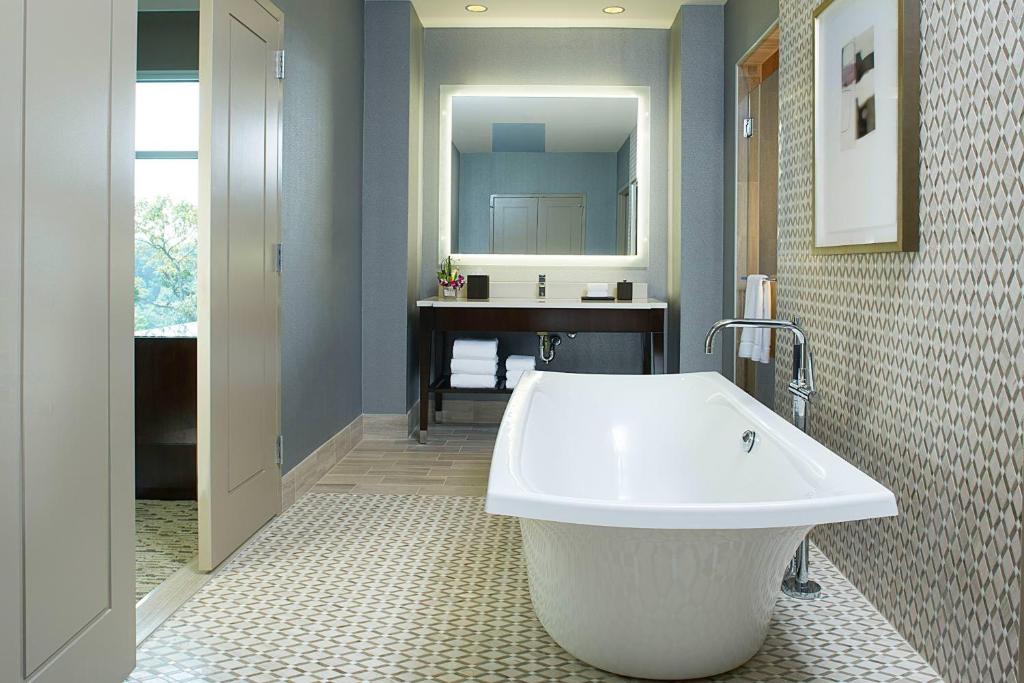Hyatt Regency Atlanta Perimeter at Villa Christina photo
