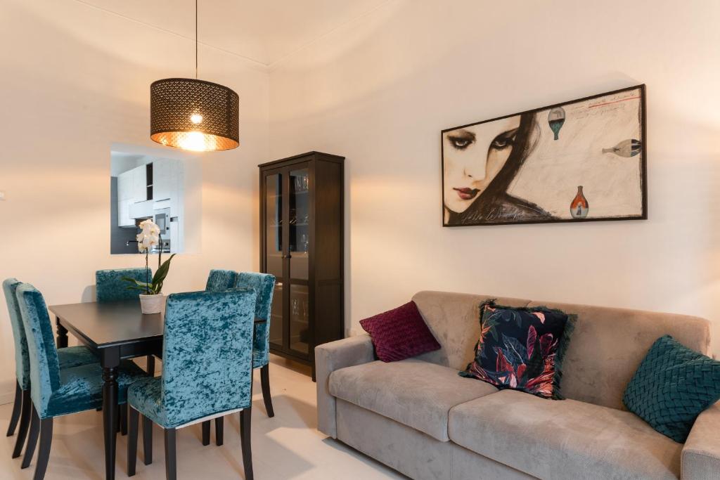 A seating area at Gallery Art Apartment in San Frediano