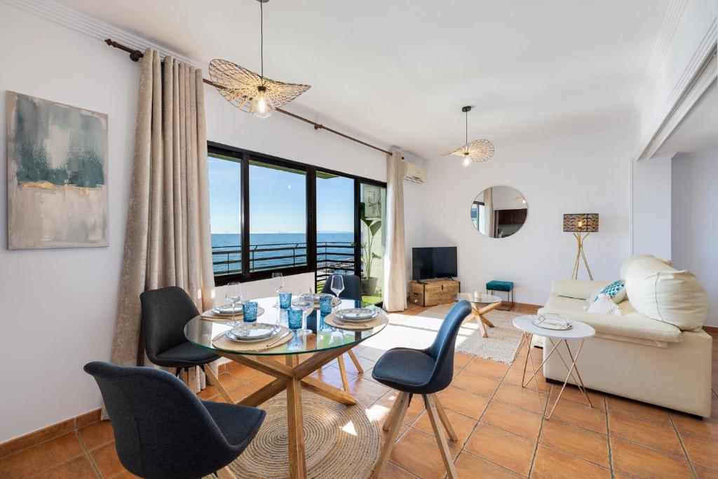 Posezení v ubytování Marbella Venus beach and Sea view apartment