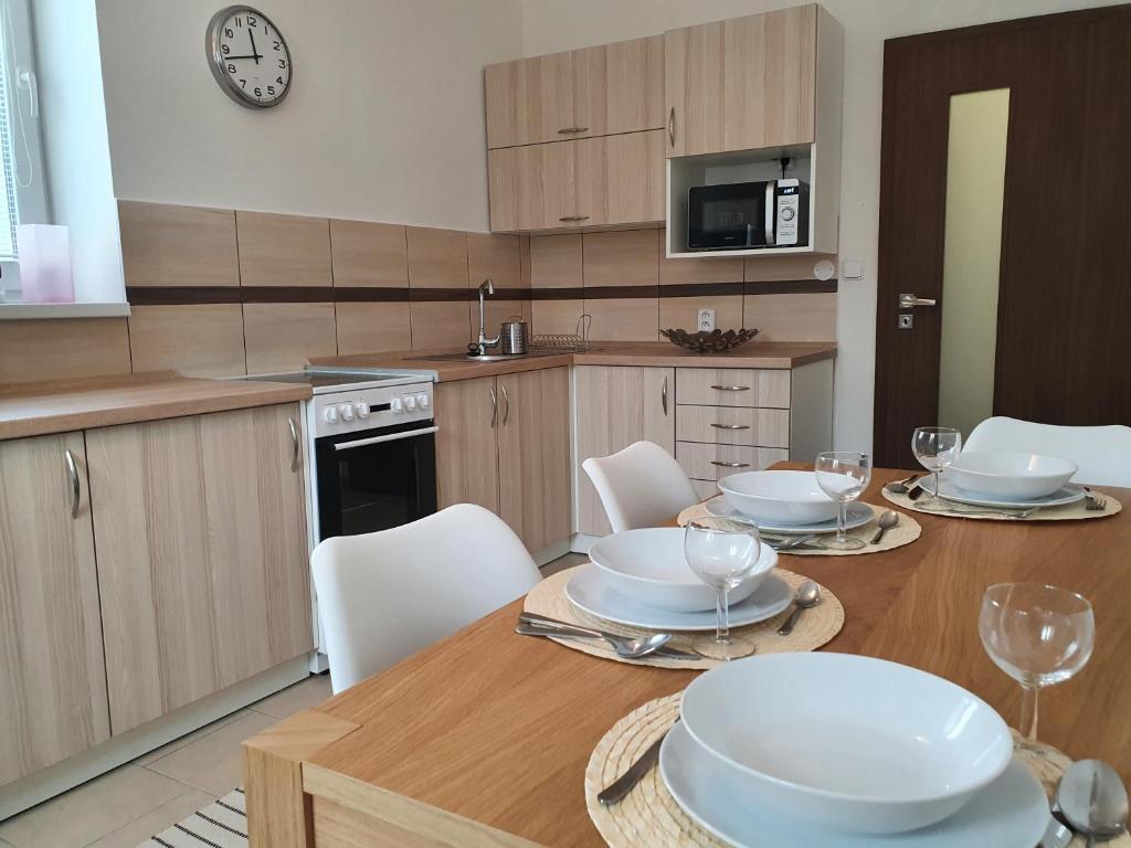 Kuchyň nebo kuchyňský kout v ubytování Apartmány Břachovna
