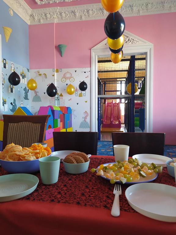 Jedlo v ubytovaní bed & breakfast alebo blízkom okolí