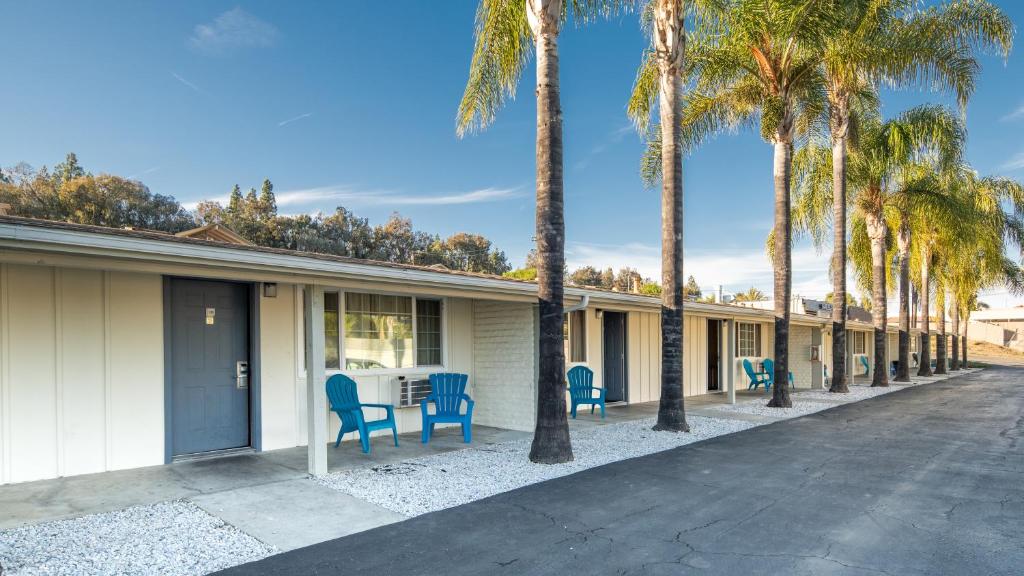 Fallbrook Country Inn - 双皇后区