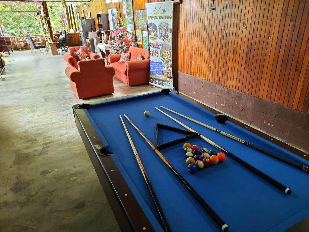 Biliár nebo kulečník v ubytování Arenal Xilopalo