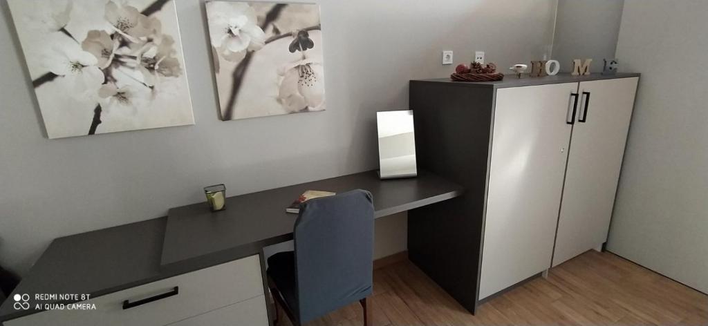 Kuchyň nebo kuchyňský kout v ubytování Key for Kiato House-Modern Loft design
