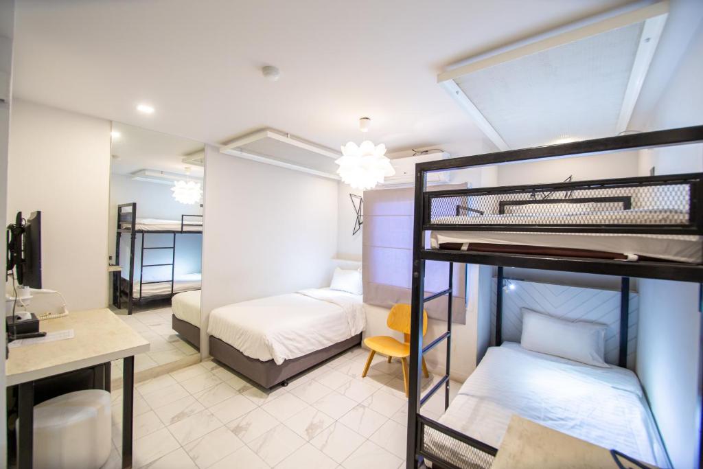 WE Terminal Hotel - Habitación Triple Estándar