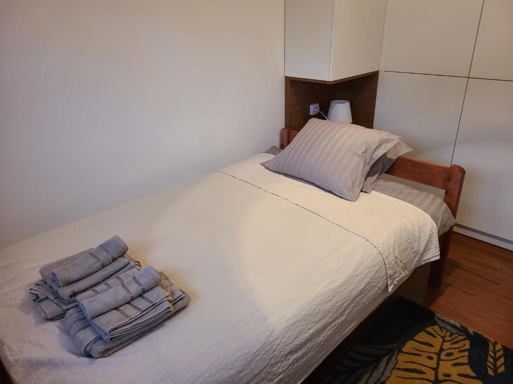 Posteľ alebo postele v izbe v ubytovaní Modern 4-Star luxury apt - WFH Ready, Free Parking