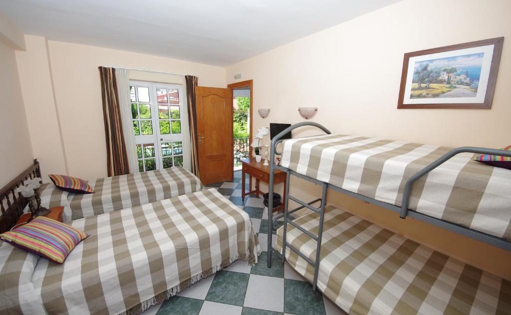 Pensión Aduar - Chambre Quadruple Avec Salle De Bains