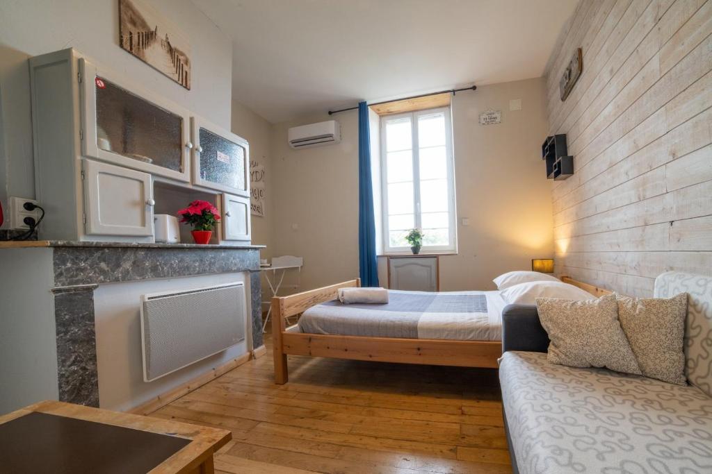 Étape Gimontoise 32 - Studio Apartment