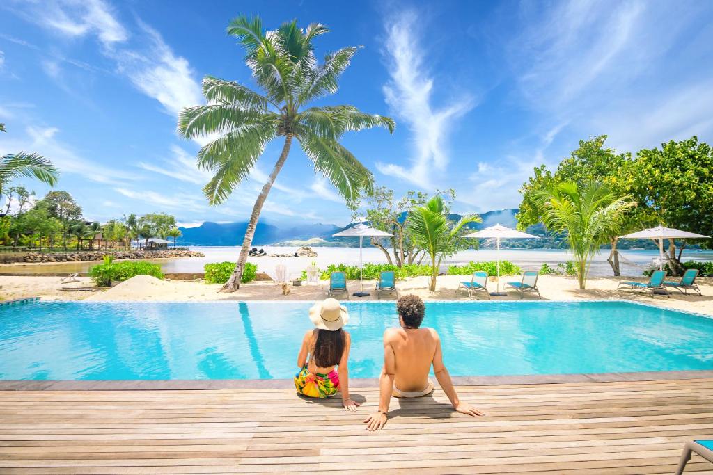 Anse Takamaka Beach и Сейшельские черепахи