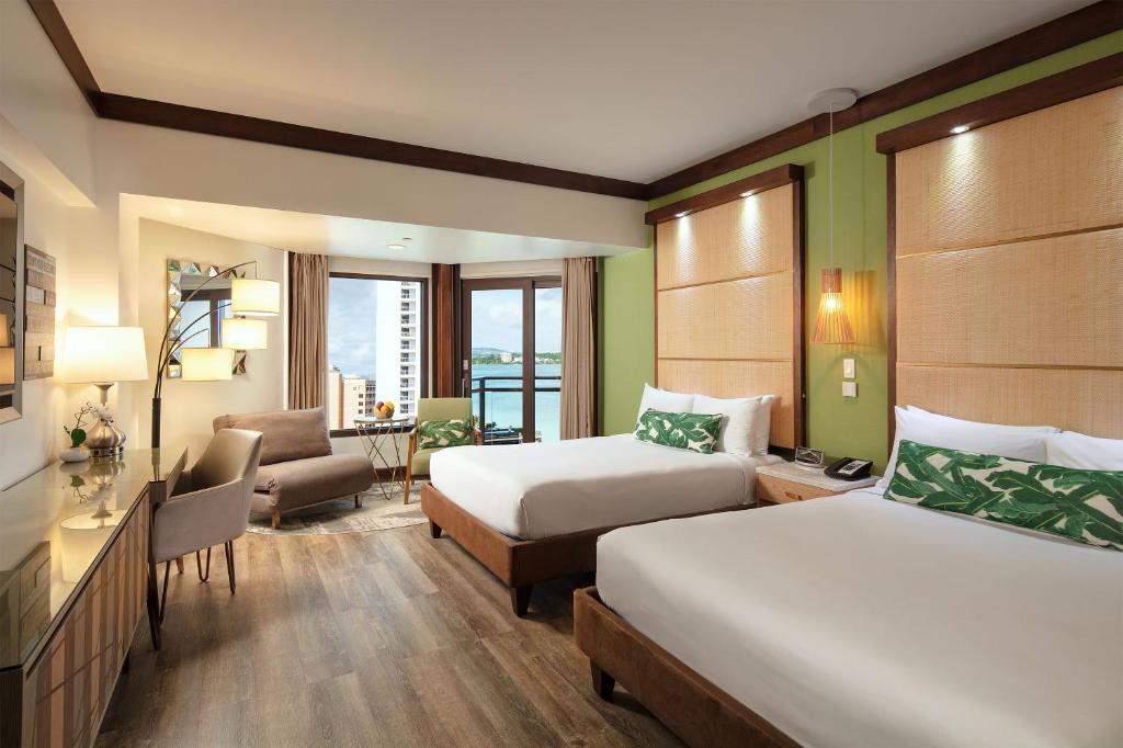 Dusit Beach Resort Guamにあるベッド