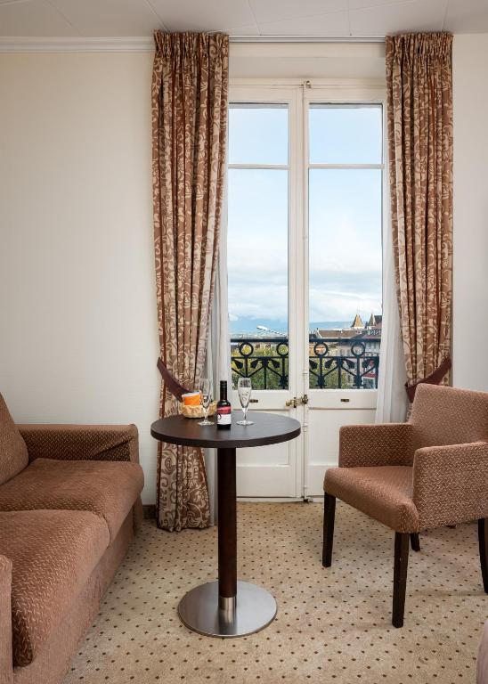 Posezení v ubytování Hôtel des Alpes