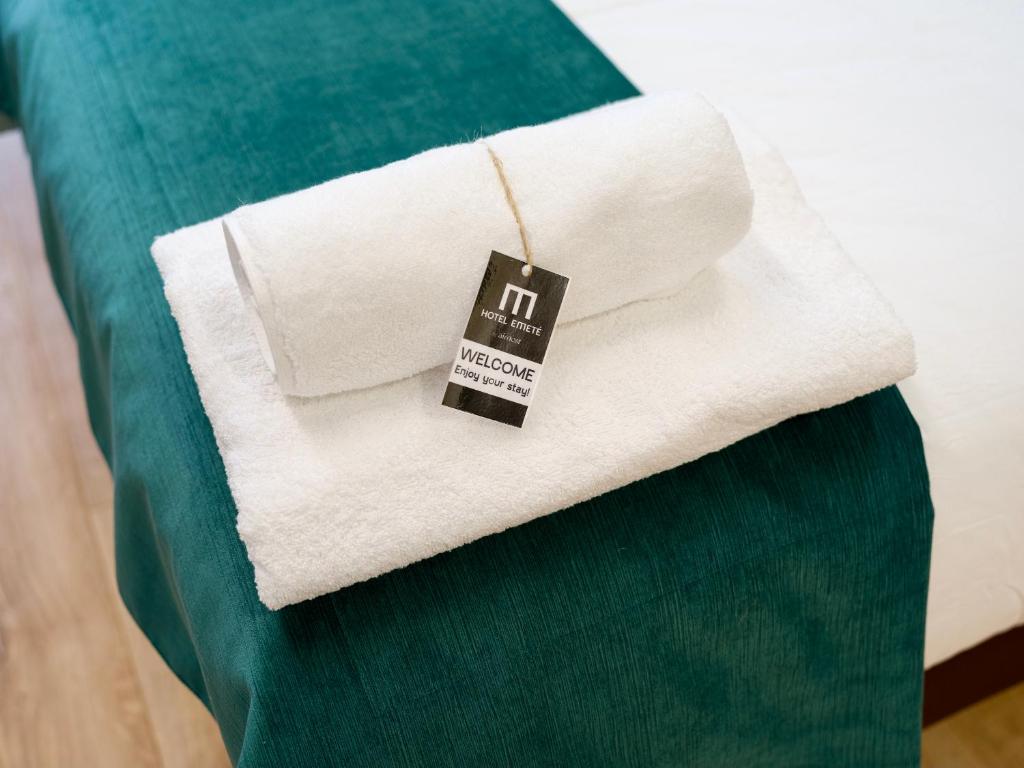 Postel nebo postele na pokoji v ubytování Hotel Emeté & Coworking by airnest