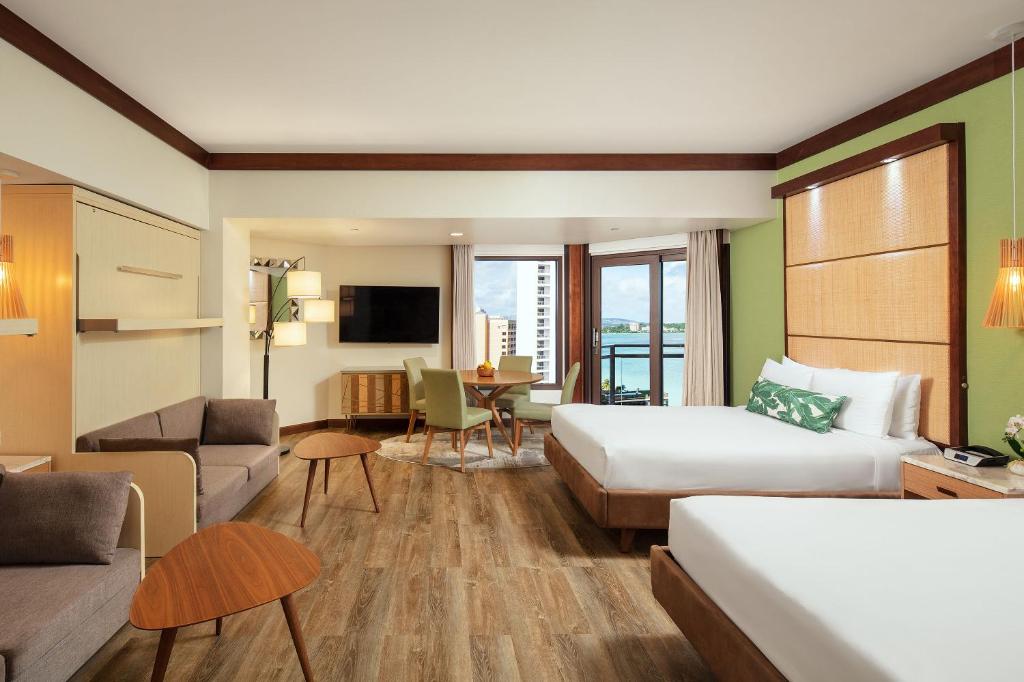 Dusit Beach Resort Guamにあるベッド