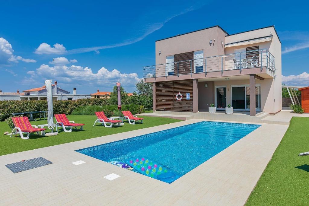 Basen w obiekcie Villa Štefanja lub w pobliżu