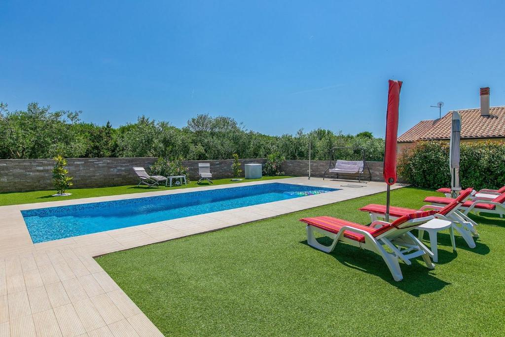 Basen w obiekcie Villa Štefanja lub w pobliżu