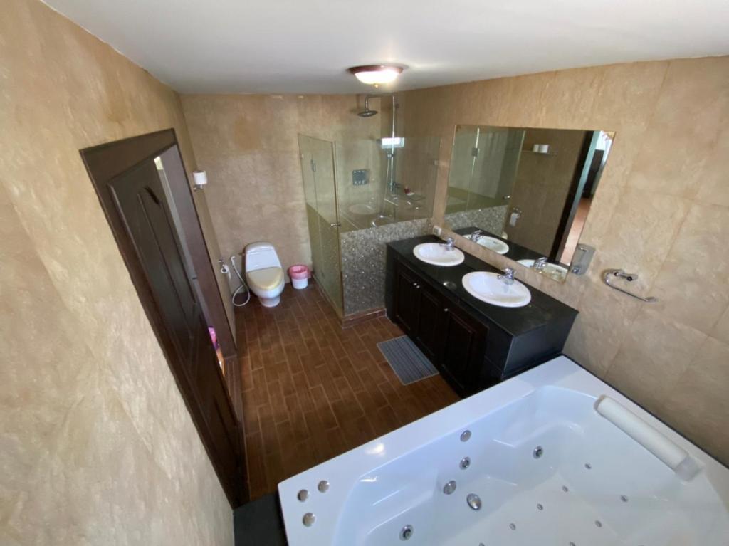 Captivating 3-Bed Villa in Muang Pattaya - Maison De Vacances