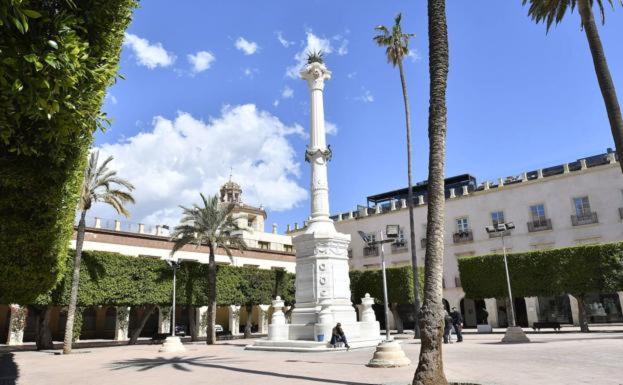 Amplio Dúplex Céntrico con Garaje, Almería – Bijgewerkte ...