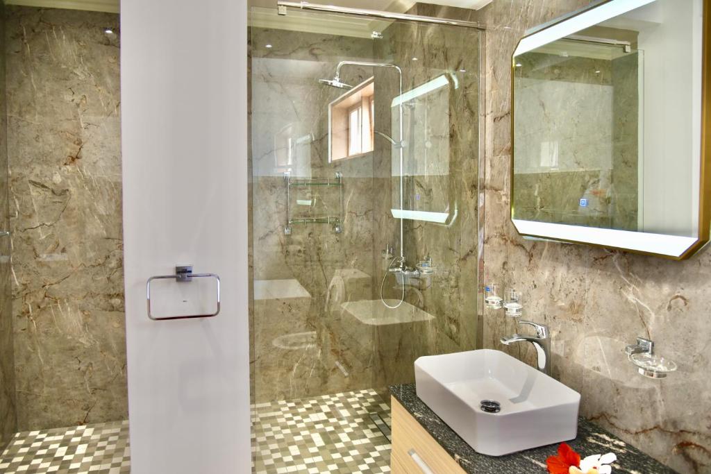 Koupelna v ubytování SEA SPLASH SELF CATERING And La Petite Maison