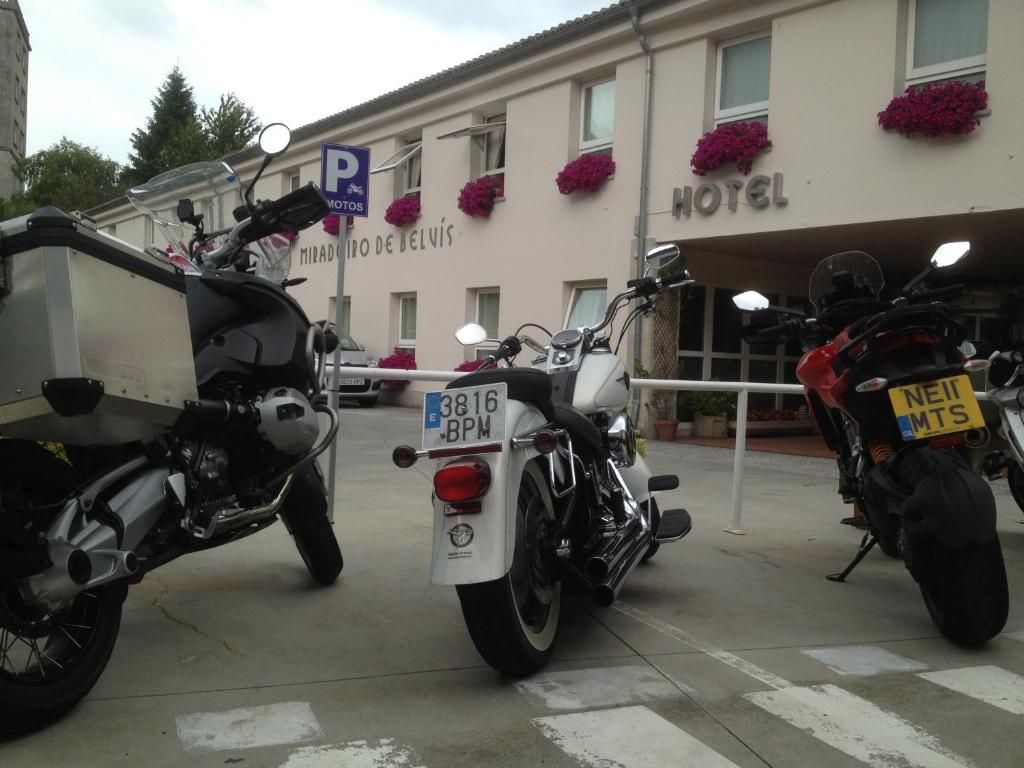 Hotel Parking Miradoiro de Belvís - Resim 6