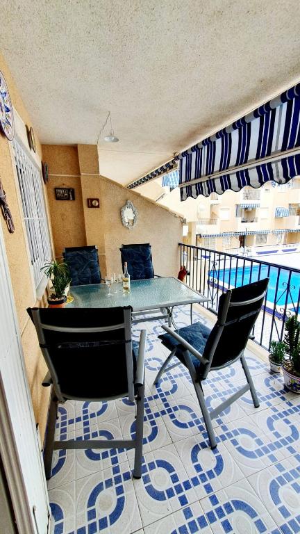 Bazén v ubytovaní Apartamenty Deluxe - Los Naufragos -Torrevieja Costa Blanca alebo v jeho blízkosti