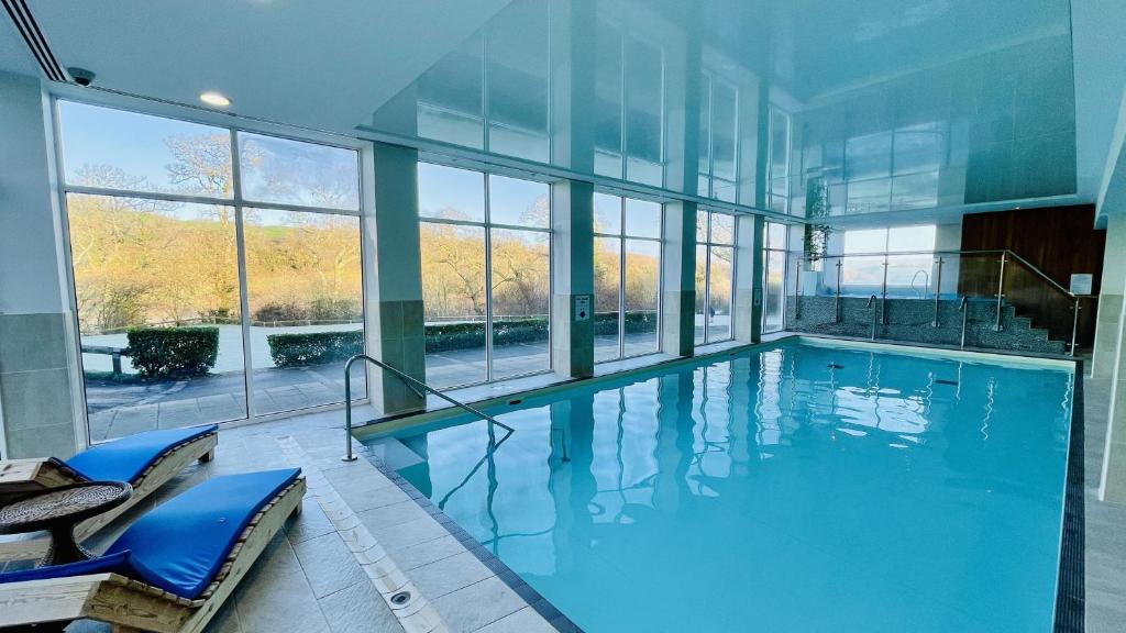 The swimming pool at or close to Keepers Cottage - Dartmouth Golf and Spa Resort
