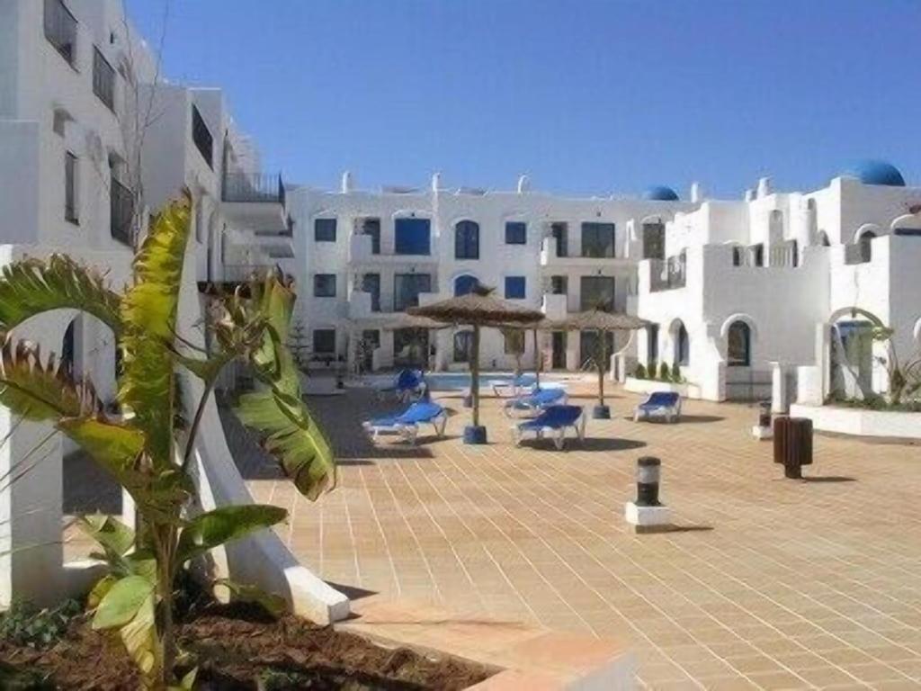 Fotografia z galérie ubytovania 28 Mikonos Playa in Puerto de la Duquesa 2 bed 2 bath apartment ideally located to the beach & marina v destinácii Castillo de Sabinillas