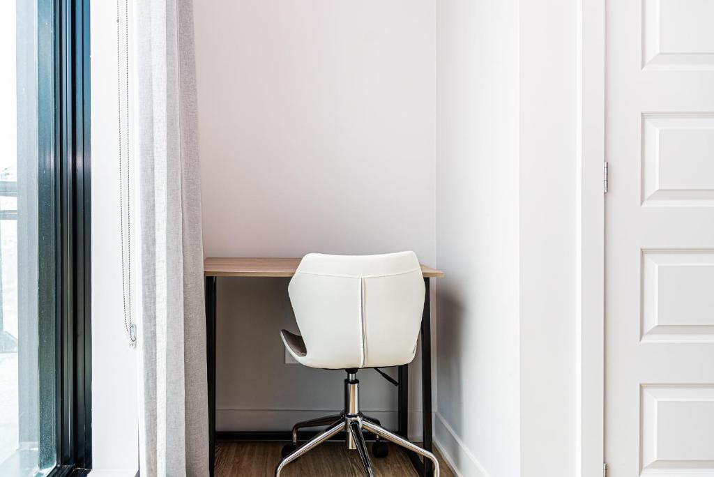 
Premium Plus - City View
