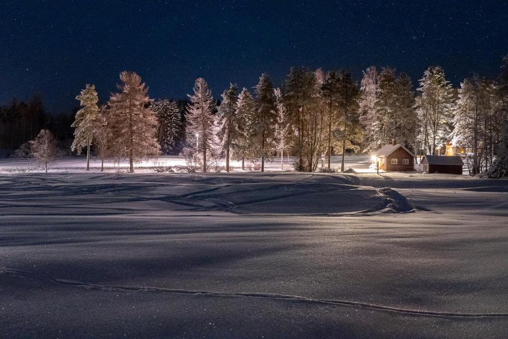 Grindstugan på Fyrås Gård v zimě