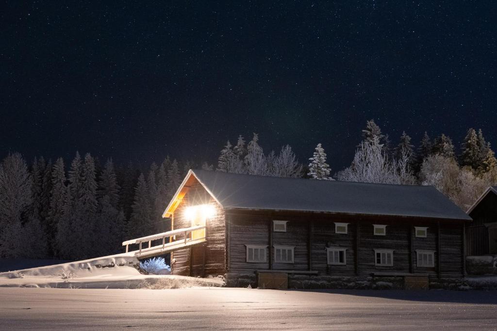 Grindstugan på Fyrås Gård v zimě