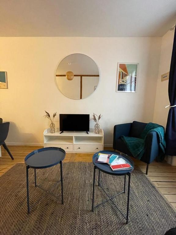 Le « Blanc Bleu »-charmant 2 pièces /3 min Gare - Appartement D'une Chambre