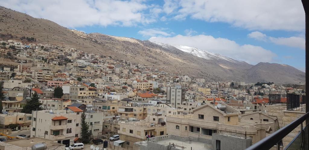 נוף הרים כללי או נוף הרים שצולם מבית הנופש