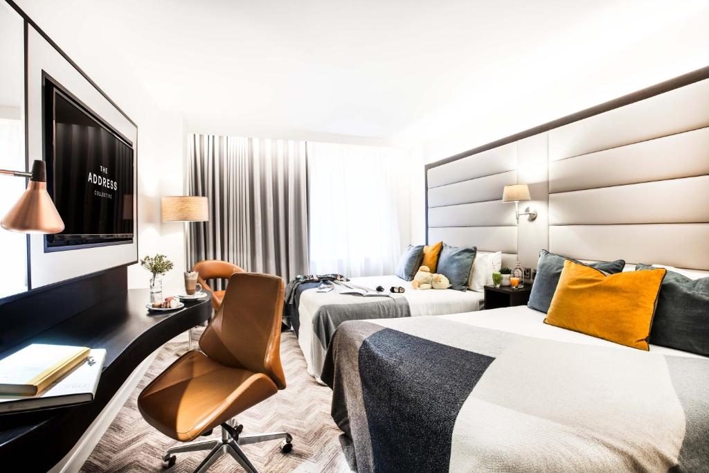 The Address Connolly - Resim 11