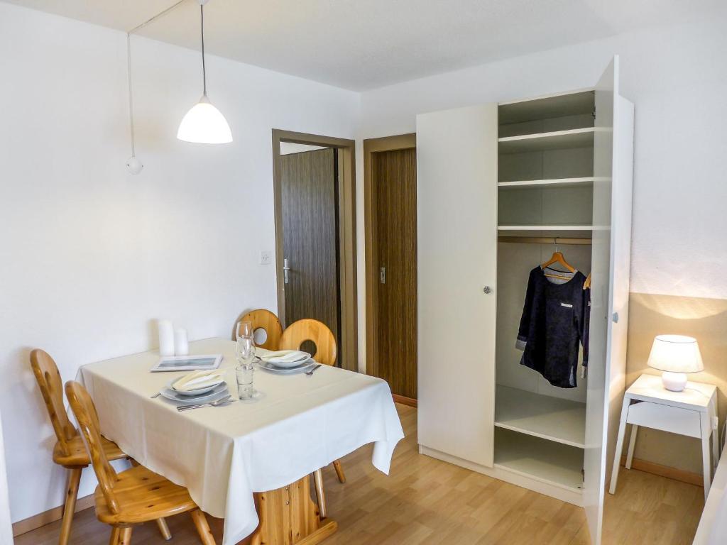 Fotografie z fotogalerie ubytování Apartment Chesa Ova Cotschna 304 by Interhome v destinaci St. Moritz