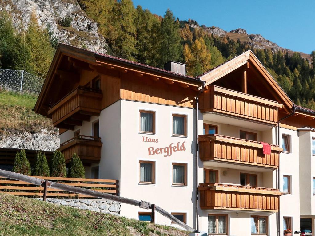 Nespecifikovaný výhled na hory nebo výhled na hory při pohledu z apartmánu
