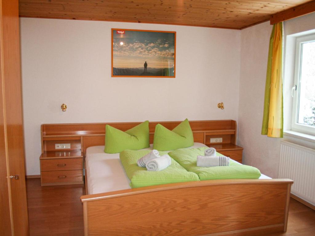 Łóżko lub łóżka w pokoju w obiekcie Apartment Helga-2 by Interhome